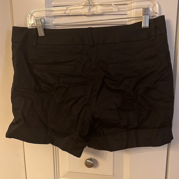 Express black size 8 shorts- Editor - Picture 2 of 2